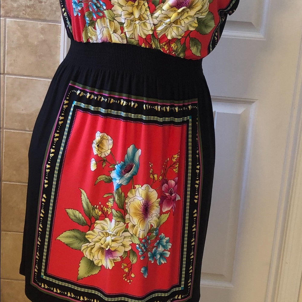 Dress - Picture 8 of 9